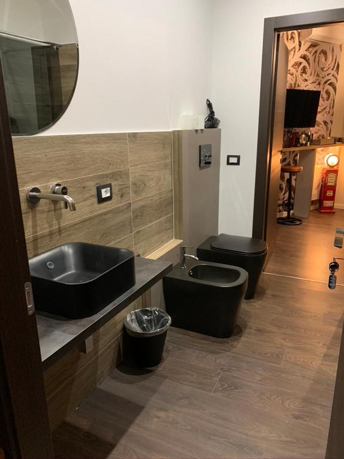 Suite Lame 37 Rental Rooms ボローニャ エクステリア 写真